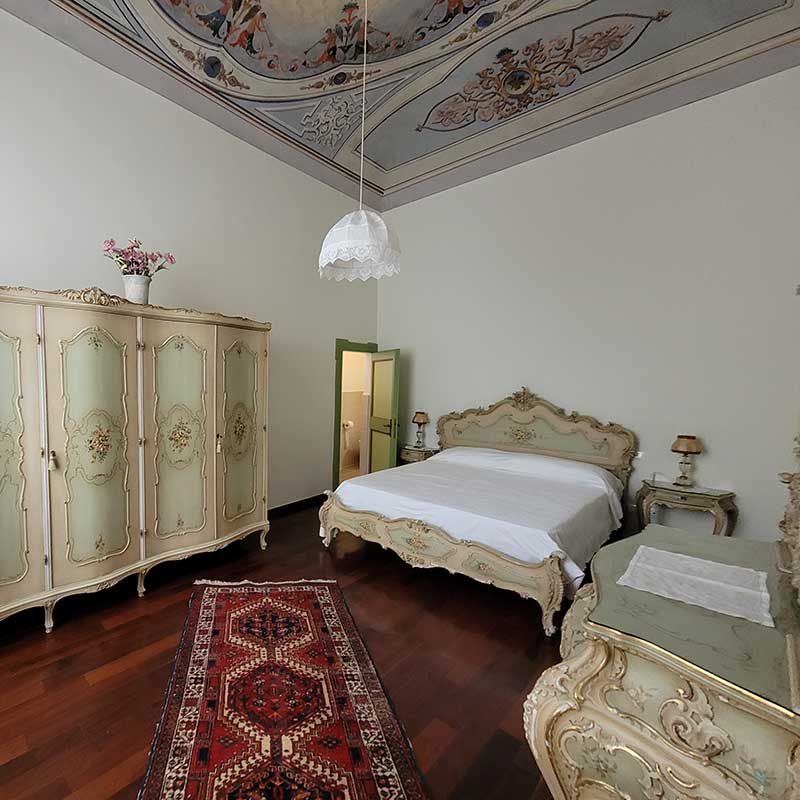 Ferienwohnung Marken mit barockem Schlafzimmer